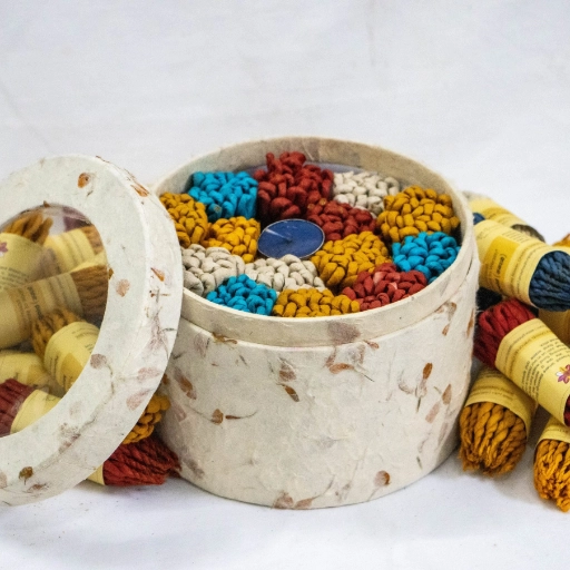 Radiant Gift Box (Natural with Marigold Petals)