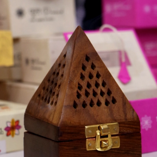 Zen Pyramid Pod (Square)